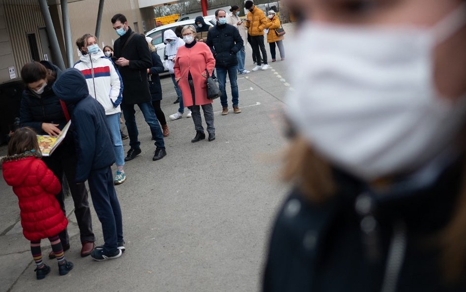 Francja w lutym poluzuje obostrzenia. Przedstawiono harmonogram