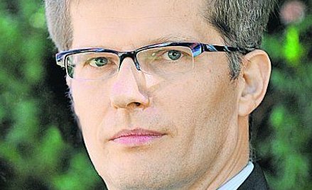 Piotr Góralewski, prezes PZU AM (u góry), uważa, że szef Dębicy Jacek Pryczek powinien poprosić radę