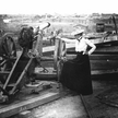 W połowie listopada 1899 r., w czasie powstania bokserów, Lou Hoover znalazła się w oblężonym Pekini