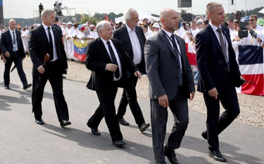 Jarosław Kaczyński jest ochraniany przez byłych komandosów z GROM. Niewykluczone, że nowy szef Straż