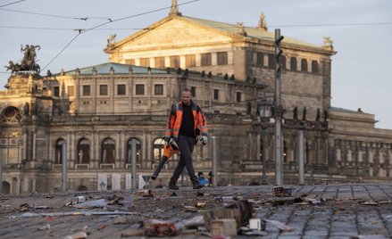 Sprzątanie po sylwestrze w Dreźnie