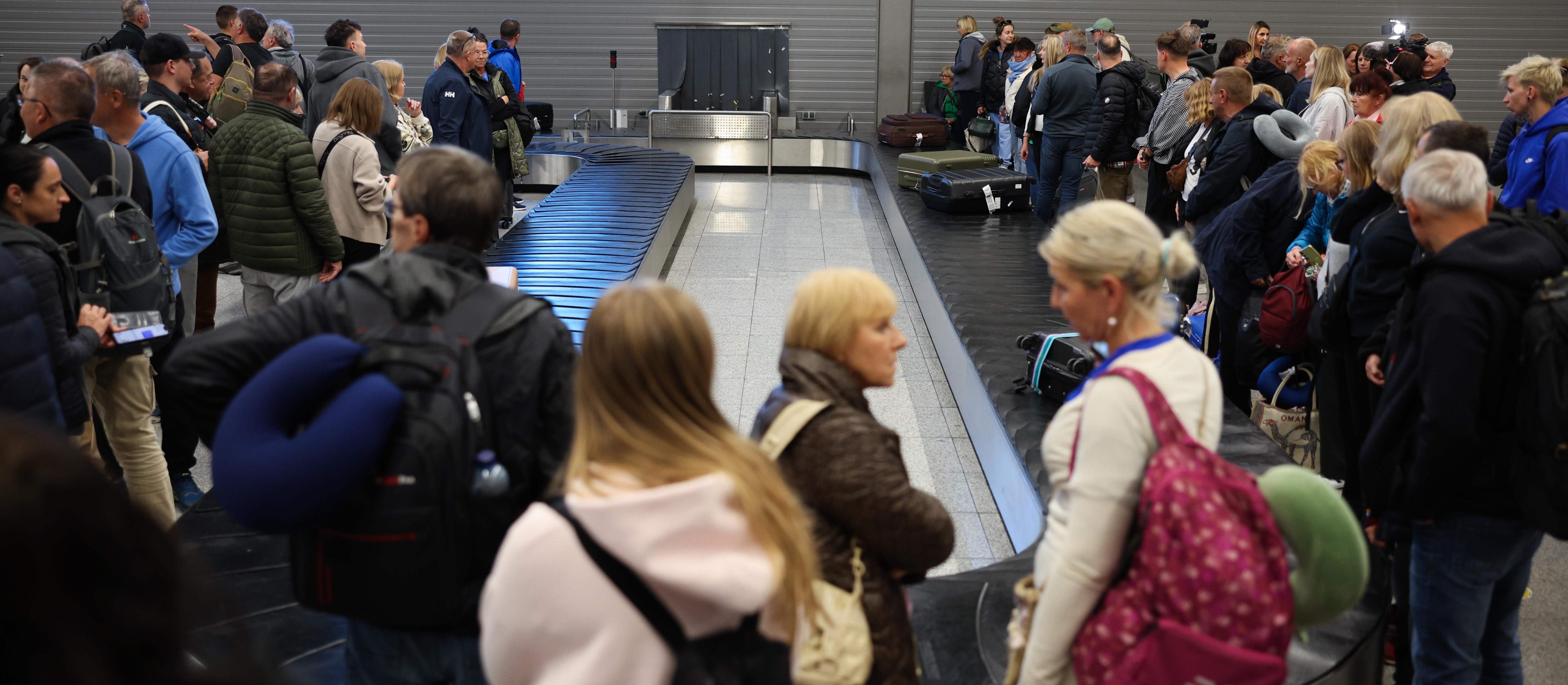 Polacy wracają do kraju. Wylądowało już 7028 osób. niedługo kolejne ewakuacje