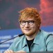Ed Sheeran dał w 2022 roku 31 koncertów. Średnia odległość między miastami, w których koncertował, w