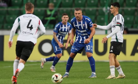 Mecz Legii Warszawa z Górnikiem Zabrze. W centrum Lukas Podolski