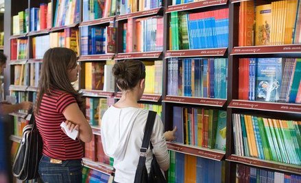 Szkolne zakupy nakręcają handel na świecie