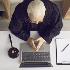 Czy cyfrowe podporządkowanie sądownictwa technologii jest możliwe?