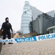 Policja przed budynkiem TVP przy ul. Woronicza w Warszawie