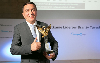 W październiku Piotr Henicz odbierał w imieniu prezesa Itaki Mariusza Jańczuka nagrodę Orła Turystyk
