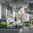 Zdaniem Nory Bouazzouni kobiety są poddawane celowemu wykluczeniu w branży gastronomicznej we Francj