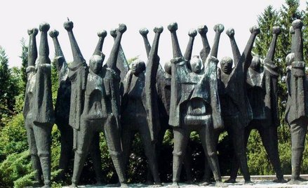 Mieli pomagać, ale stchórzyli