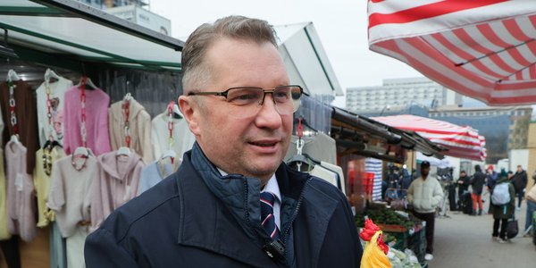 Zuzanna Dąbrowska: Czarnek w limuzynie czyli dwa populizmy