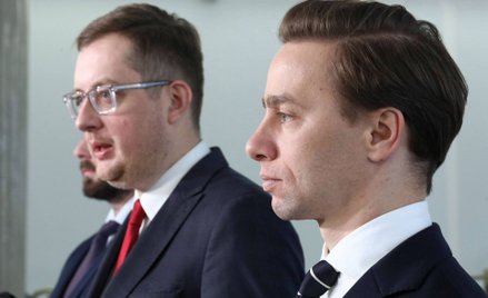 Robert Winnicki i Krzysztof Bosak, liderzy Ruchu Narodowego wchodzącego w skład Konfederacji