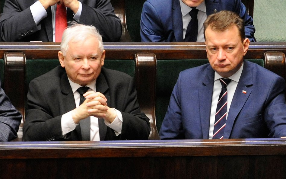 Prezes PiS Jarosław Kaczyński i szef MON Mariusz Błaszczak