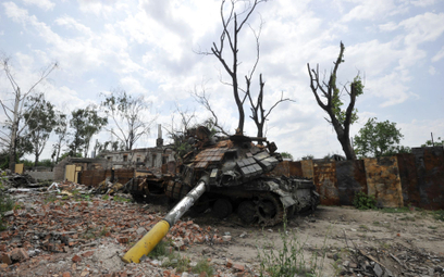 Zniszczony czołg w rejonie Czernihowa