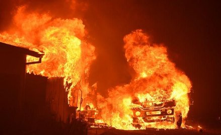Tysiące strażaków gaszą Kalifornię