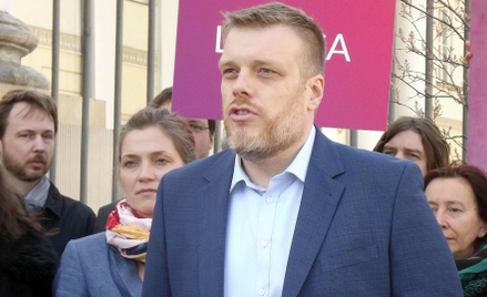 Zandberg: Korzystacie z większości w sposób niespecjalnie przyzwoity