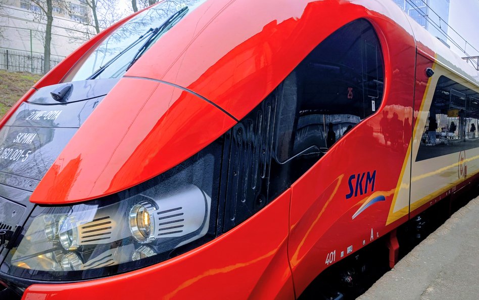 Tak prezentuje się pociąg SKM typu ELf po remoncie