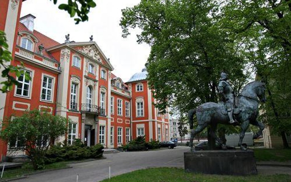 Pałac Czapskich w Warszawie - hrabia Raczyński był jego właścicielem w latach 1909-1945. Obecnie sie