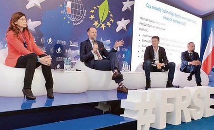 Sztuczna inteligencja będzie miała coraz większy wpływ na nasze życie – przyznali dyskutanci