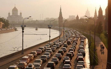 Samochody w Rosji coraz ostrzej hamują
