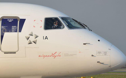 LOT: Chętni na pilotów lecą do nas z całego świata