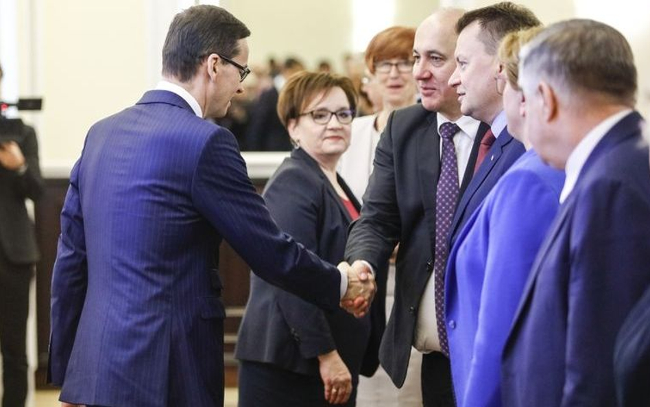 Dąbrowska: Widmo szybszych wyborów krąży w PiS