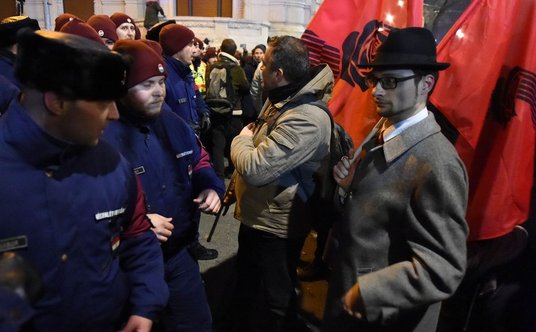 Protest w Budapeszcie przeciwko "ustawie o niewolnictwie"