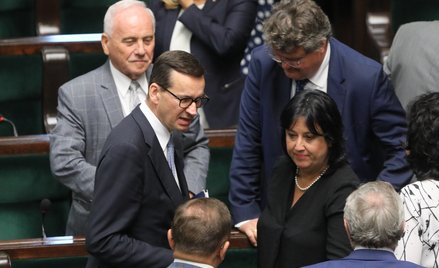 Premier Mateusz Morawiecki  i wiceminister rodziny i polityki społecznej Anita Czerwińska na sejmowe