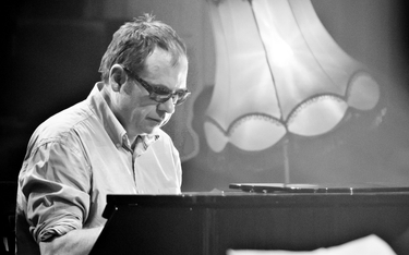 Janusz Grudziński podczas koncertu zespołu Kult w 2010 r.