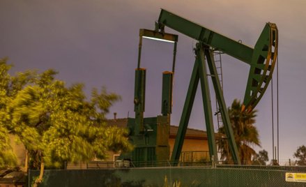 Tańsza ropa to nie tylko korzyści