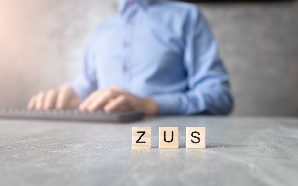 Niezbędnik przedsiębiorcy: składka zdrowotna dla ryczałtowców * ulga Mały ZUS Plus * KSeF w małej firmie * biała lista i split payment * kasowy PIT * zmiany w e-TOLL