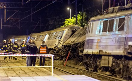 Pociąg osobowy uderzył w towarowy. Są ranni