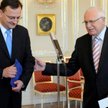 Premier Petr Necas (z lewej) odrzucił pakt, by uniknąć konfliktu z prezydentem Vaclavem Klausem