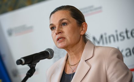Minister edukacji Barbara Nowacka podczas konferencji prasowej