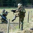 Brakuje naboi, żołnierze krzyczą "pif paf"