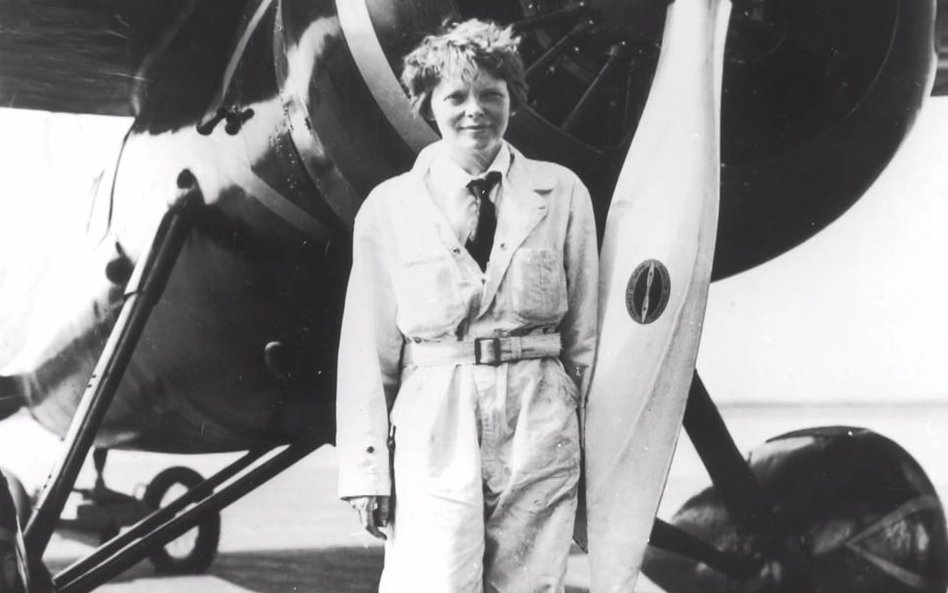 Amelia Earhart przeżyła katastrofę?