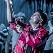 Niemiecki bas-baryton Ralf Lukas jako ścigający Moby Dicka kapitan Ahab