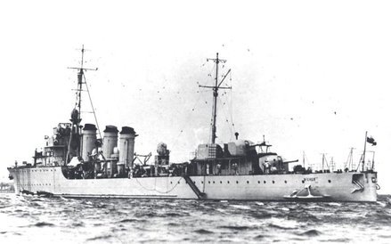 W czerwcu 1932 r. ORP „Wicher” wszedł do portu gdańskiego, by powitać eskadrę okrętów brytyjskich. W