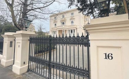 Rosyjski oligarcha Roman Abramowicz zaczął już szukać kupców na część swoich brytyjskich nieruchomoś