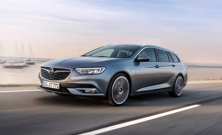 Opel Insignia: Nowy silnik i system rozrywki