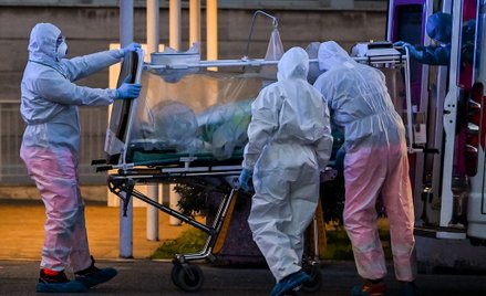 Liczba ofiar koronawirusa przekroczyła 15 tysięcy