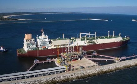 Morawiecki: Gazowiec z USA w Świnoujściu może za rok