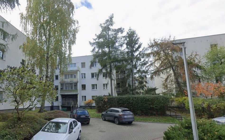 Blok przy ul. Hirszfelda 2