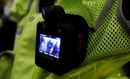 TSUE: filmowany kamerą nasobną ma prawo do niezwłocznej informacji