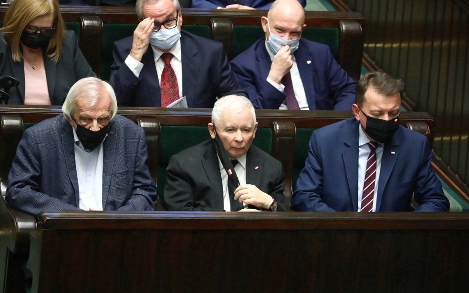 Ile pieniędzy PiS wydało jak dotąd na programy socjalne? Potężna suma