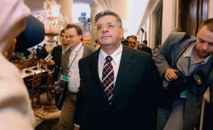 Lew Rywin (na zdjęciu podczas przesłuchań w Sejmie w lutym 2003 r.) wiedział, że jeżeli zostanie ska