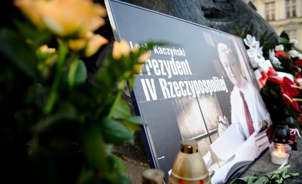 Sondaż Pollster: Lech Kaczyński nie zasłużył na pomnik