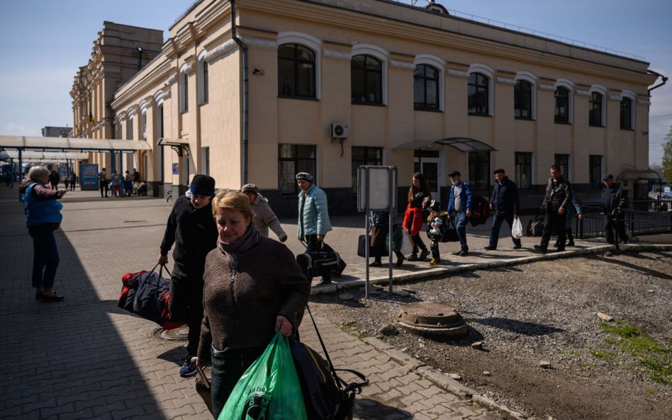 Mieszkańcy ewakuowani z Mariupola