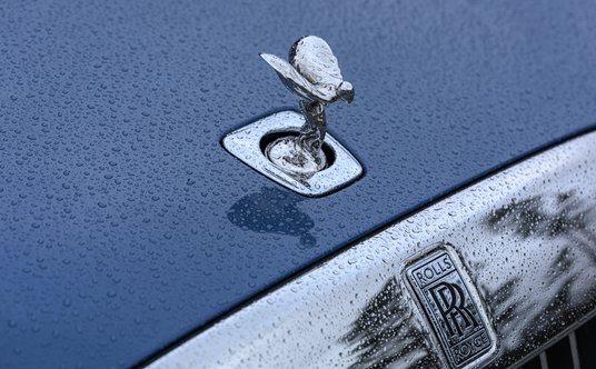 „Spirit of Ecstasy”, symbol samochodów Rolls-Royce.