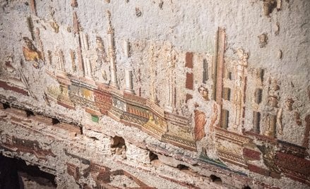 Monumentalną mozaikę i fresk wykonano najprawdopodobniej w II poł. I w. n.e.